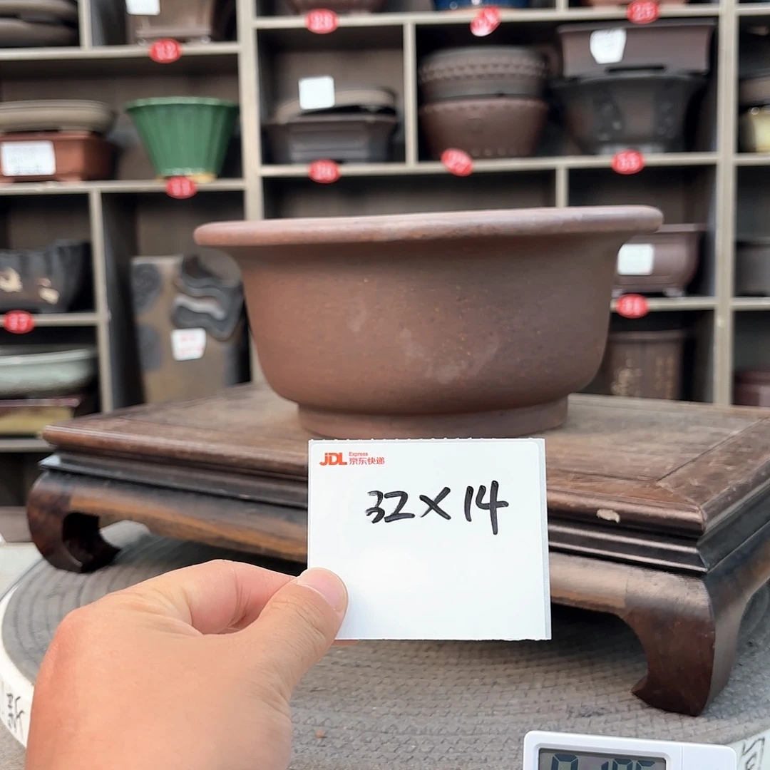 紫砂花盆紫砂的颜色很好看