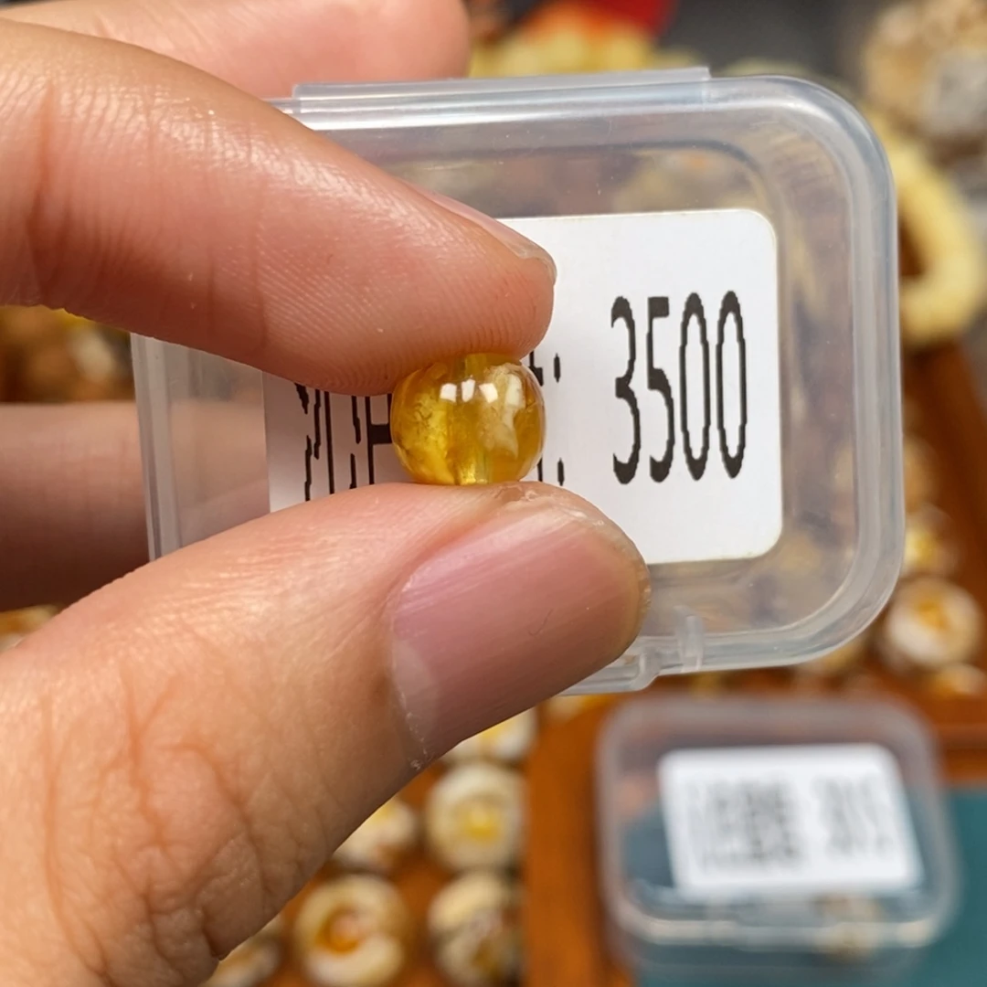 蜜蜡未镶嵌珠宝奇石3500