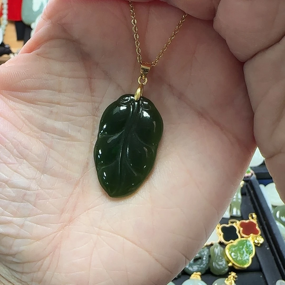 吊坠(赠链)银S925镶嵌和田玉叶*?
