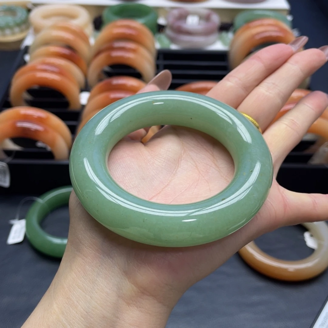 未镶嵌手镯石英质玉小****定