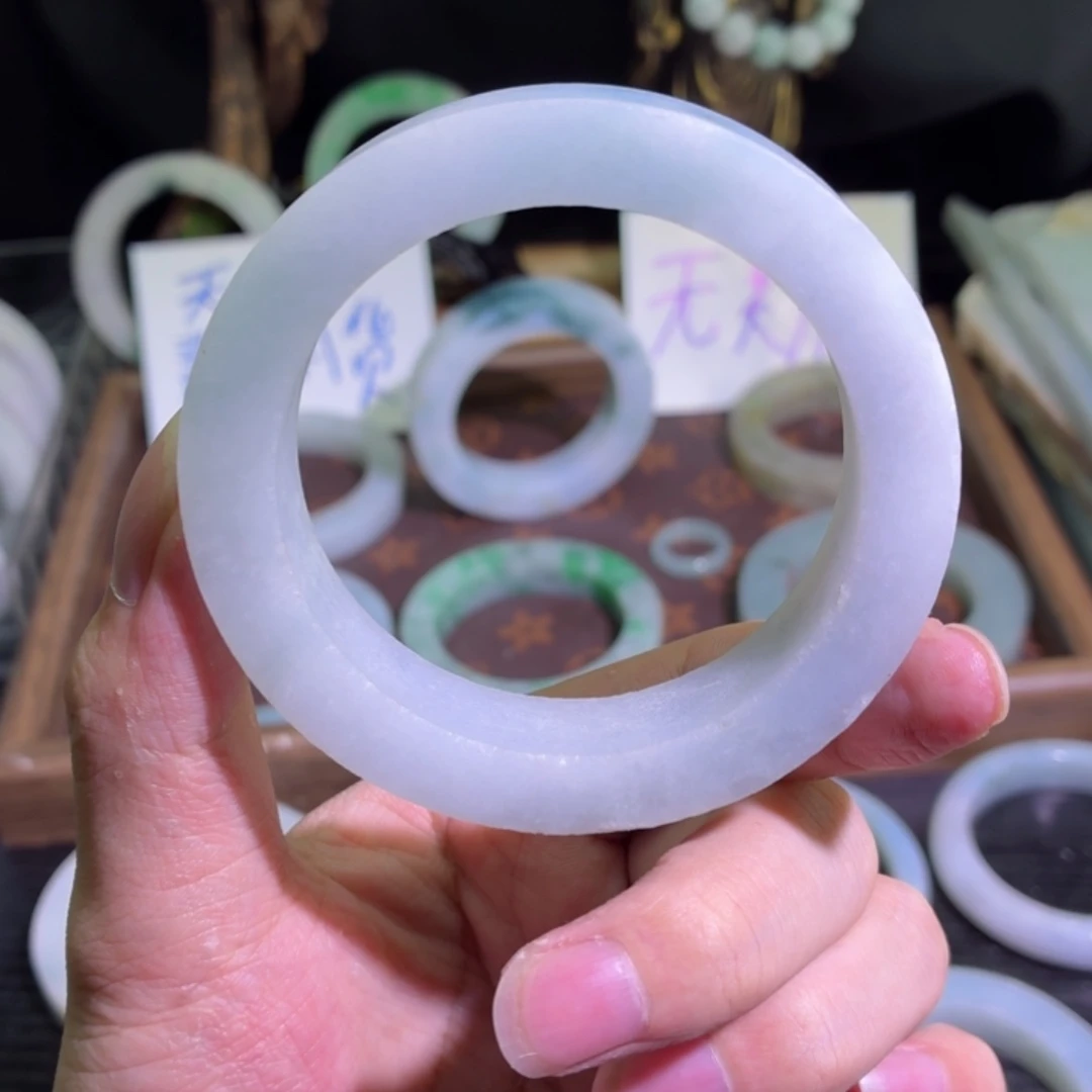 定制翡翠未镶嵌天然翡翠A货毛胚手镯