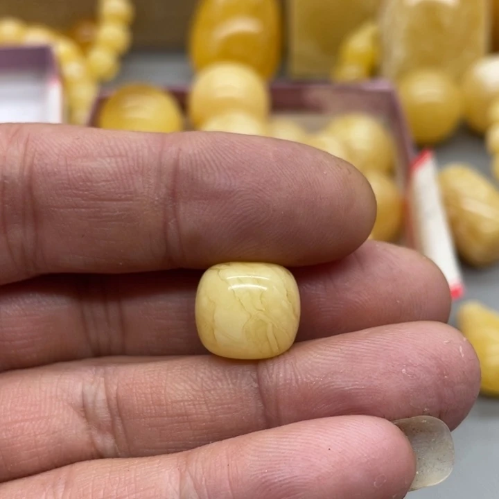 琥珀裸石未镶嵌?**六蜜蜡老型