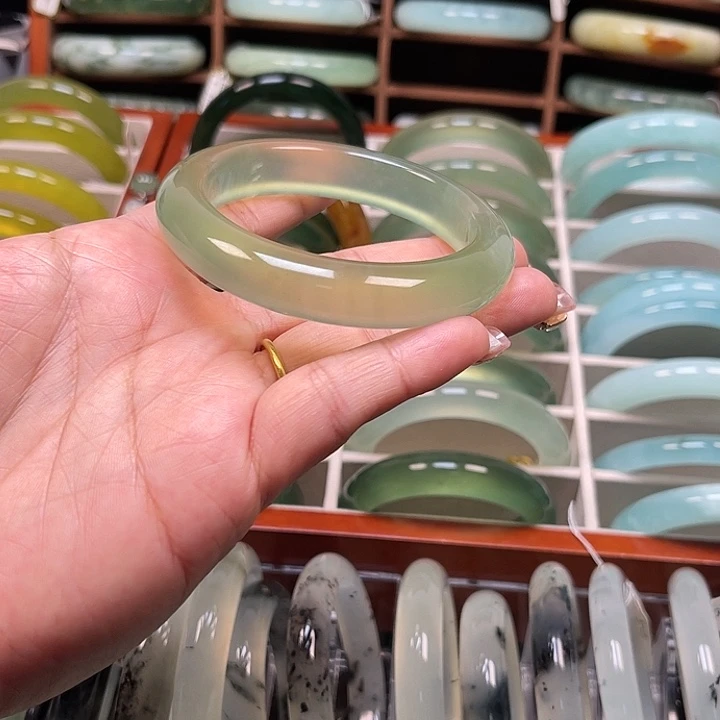 岫玉未镶嵌手镯岫玉