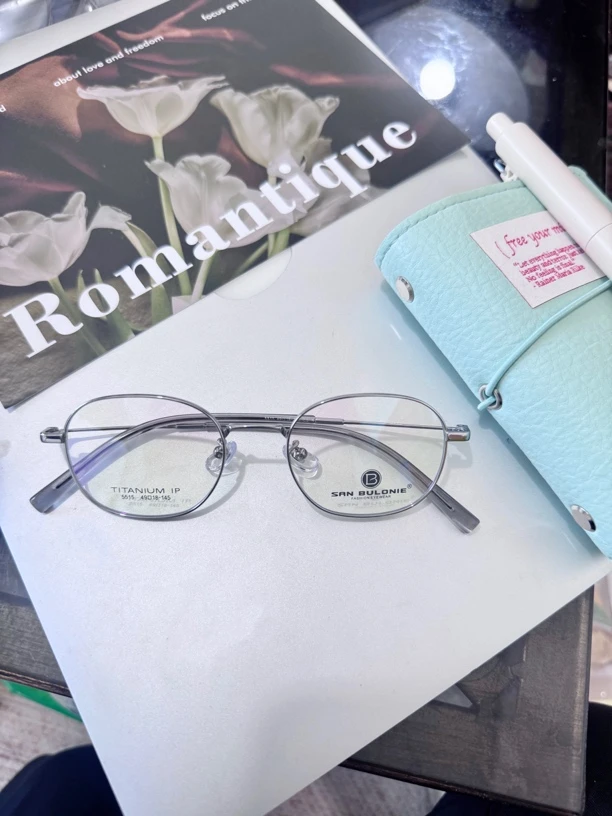 小精灵｜网红小脸纯钛文艺复古眼镜框素颜精致金属镜架可配镜