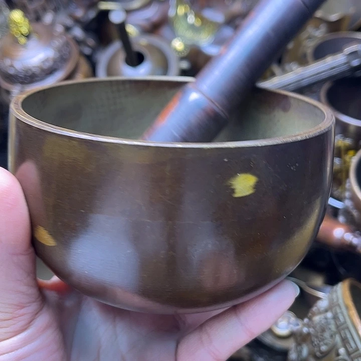 铜23445567898764789579887