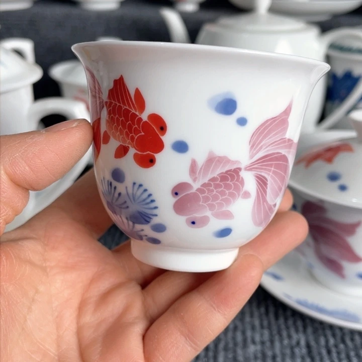 春**月景德镇陶瓷金鱼杯