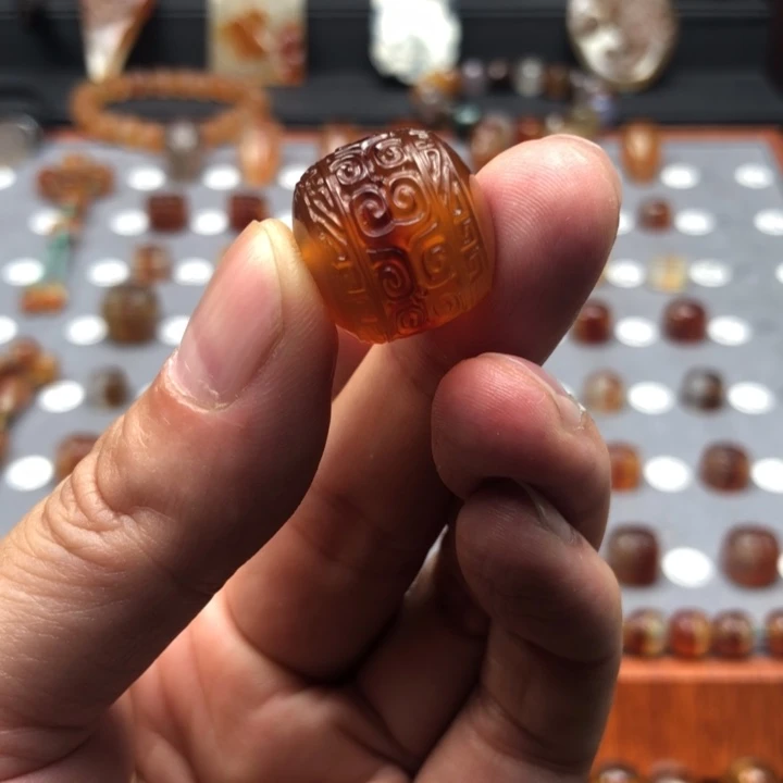 大***言玛瑙/玉髓配饰未镶嵌18珠子