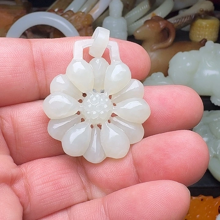 和田玉未镶嵌挂件