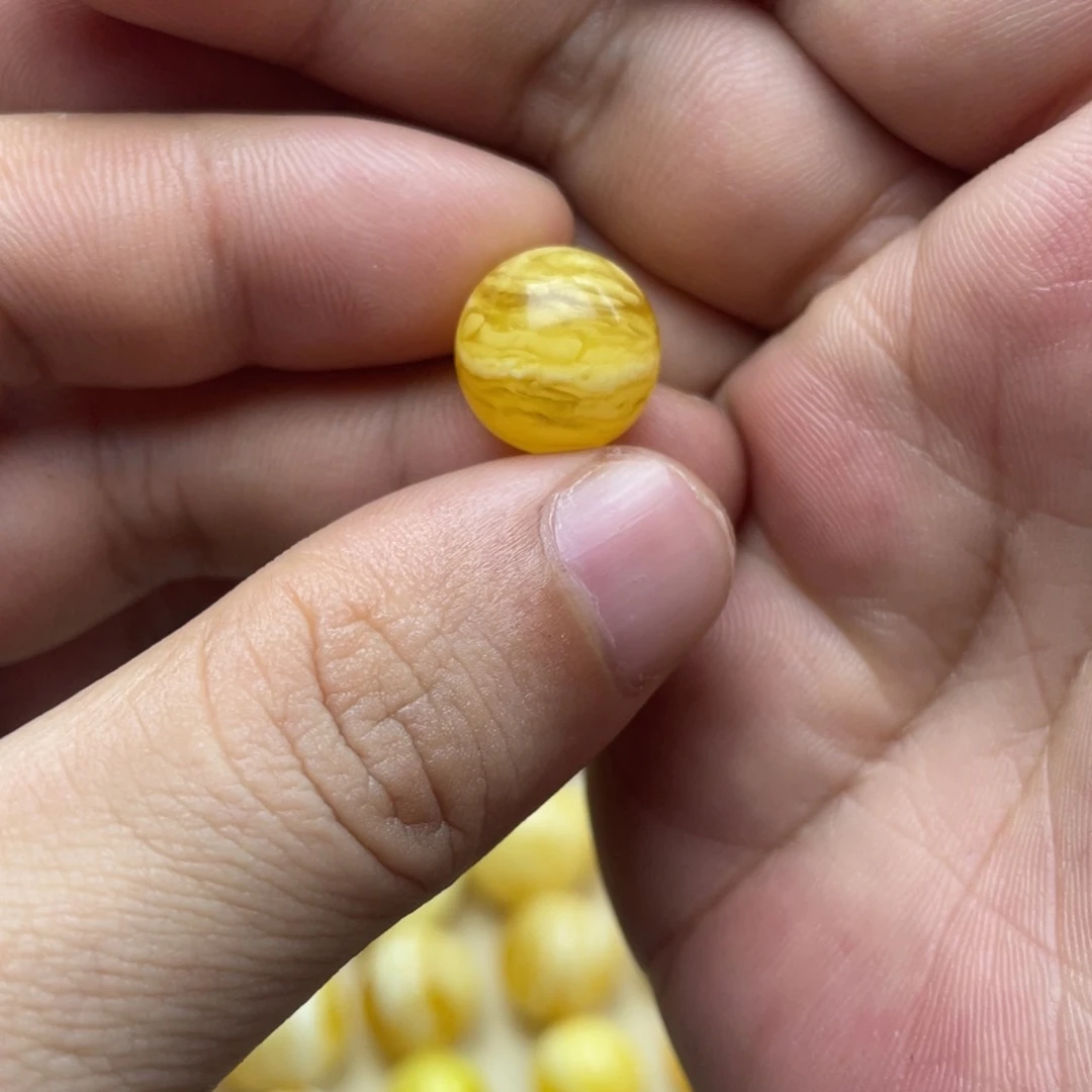 琥珀未镶嵌颈饰琥珀蜜蜡