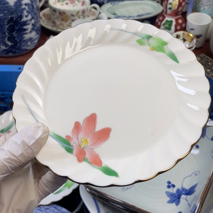 他家瓷器真美…开播了