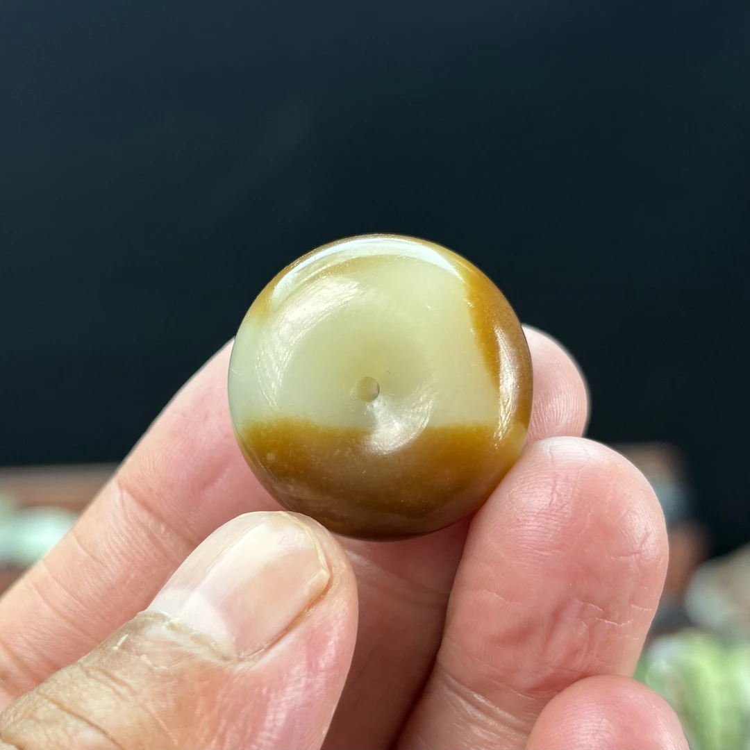 25新疆和田玉糖白平安扣吊坠玉质干净细润