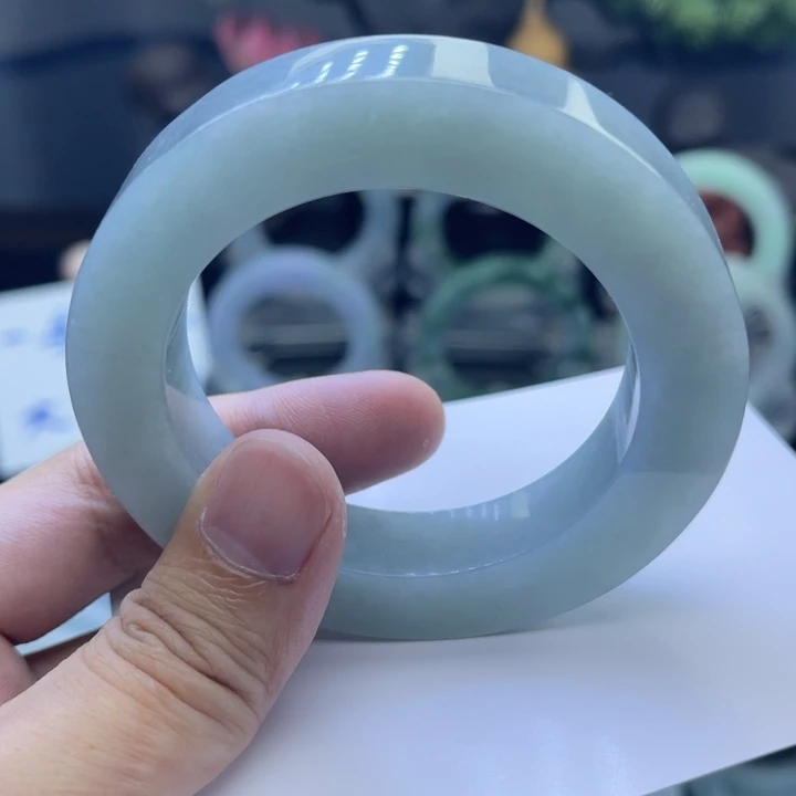 定制翡翠未镶嵌手镯