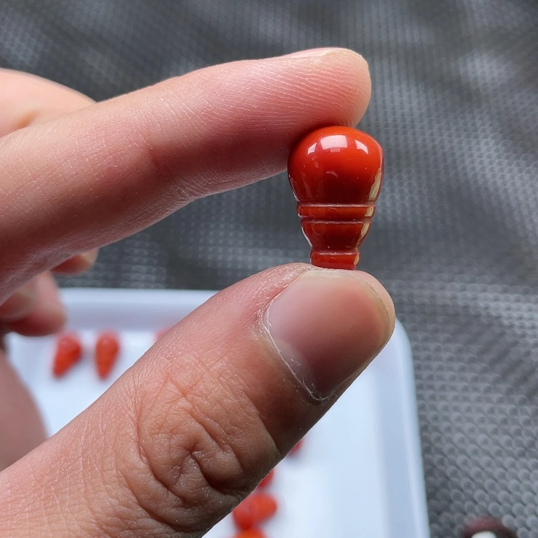 南红玛瑙3号 11*17柿子红三通一颗未镶嵌