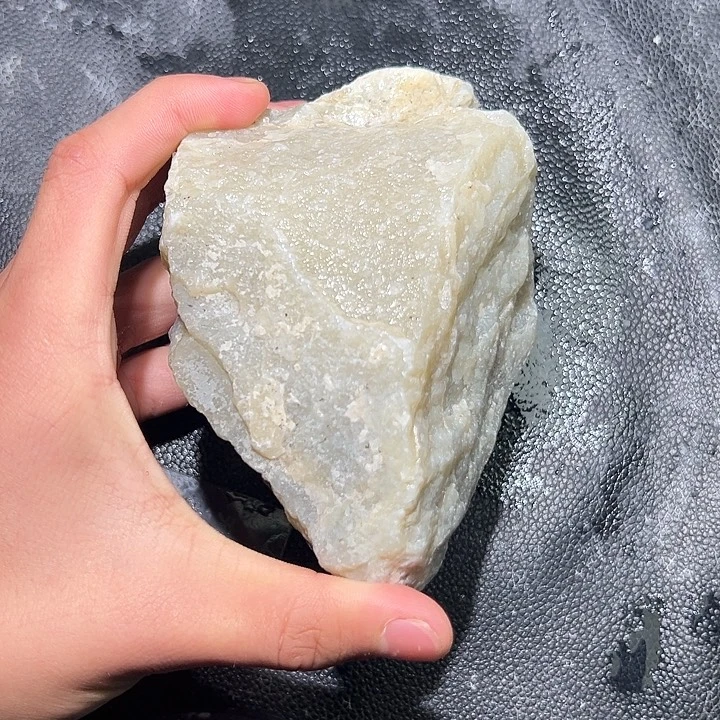 和田玉（糖玉）未镶嵌珠宝奇石