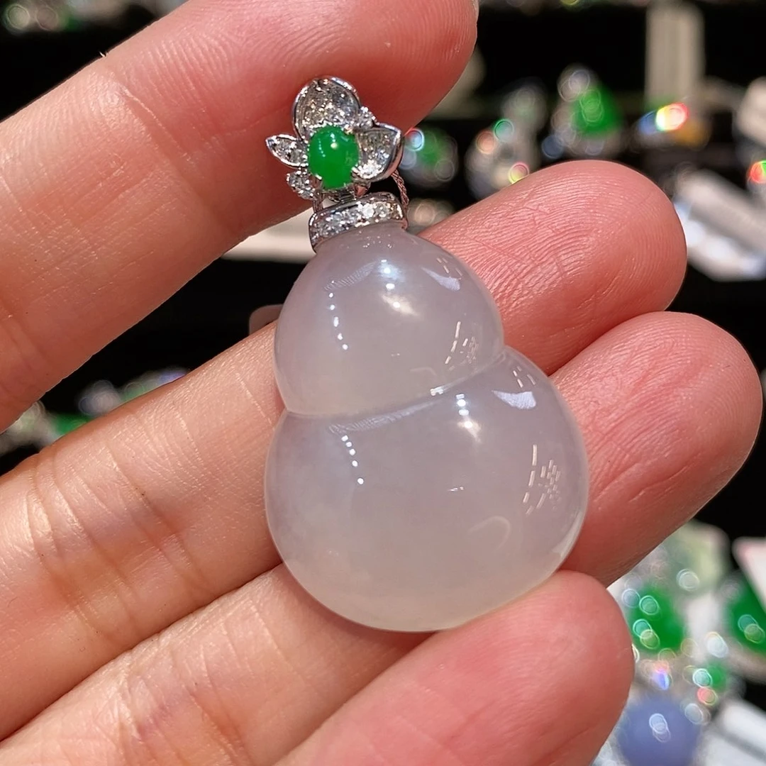 颈饰18K金镶嵌翡翠
