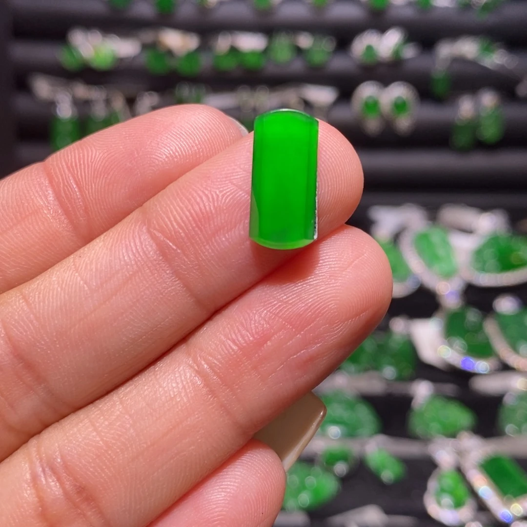 定制翡翠未镶嵌马鞍裸石