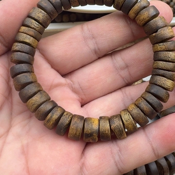 梅***沉香手串乌身手串9克加