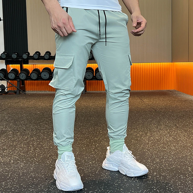 2025秋冬新款束脚运动长裤男修身多口袋休闲健身跑步训练舒适卫裤