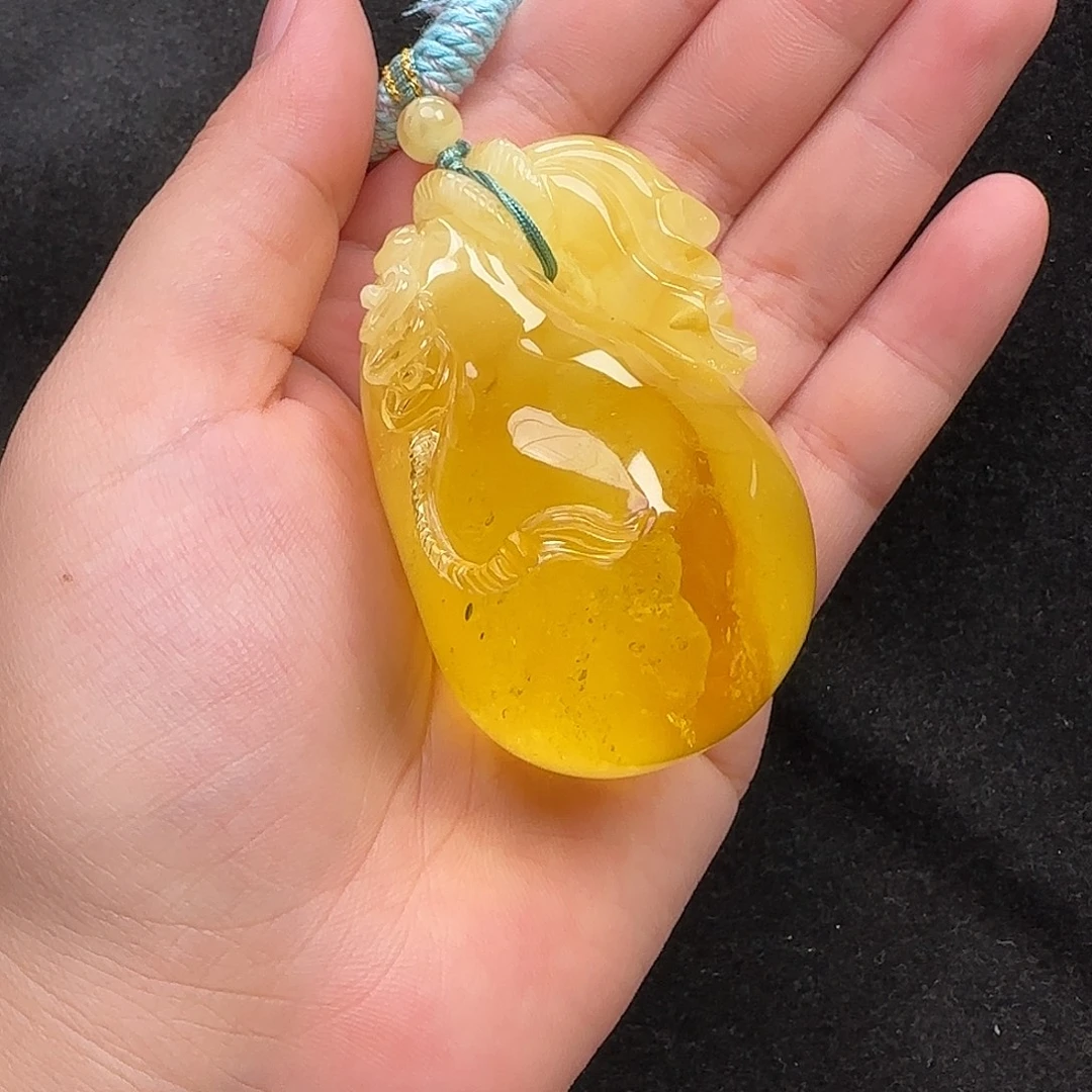 蜜蜡未镶嵌珠宝奇石