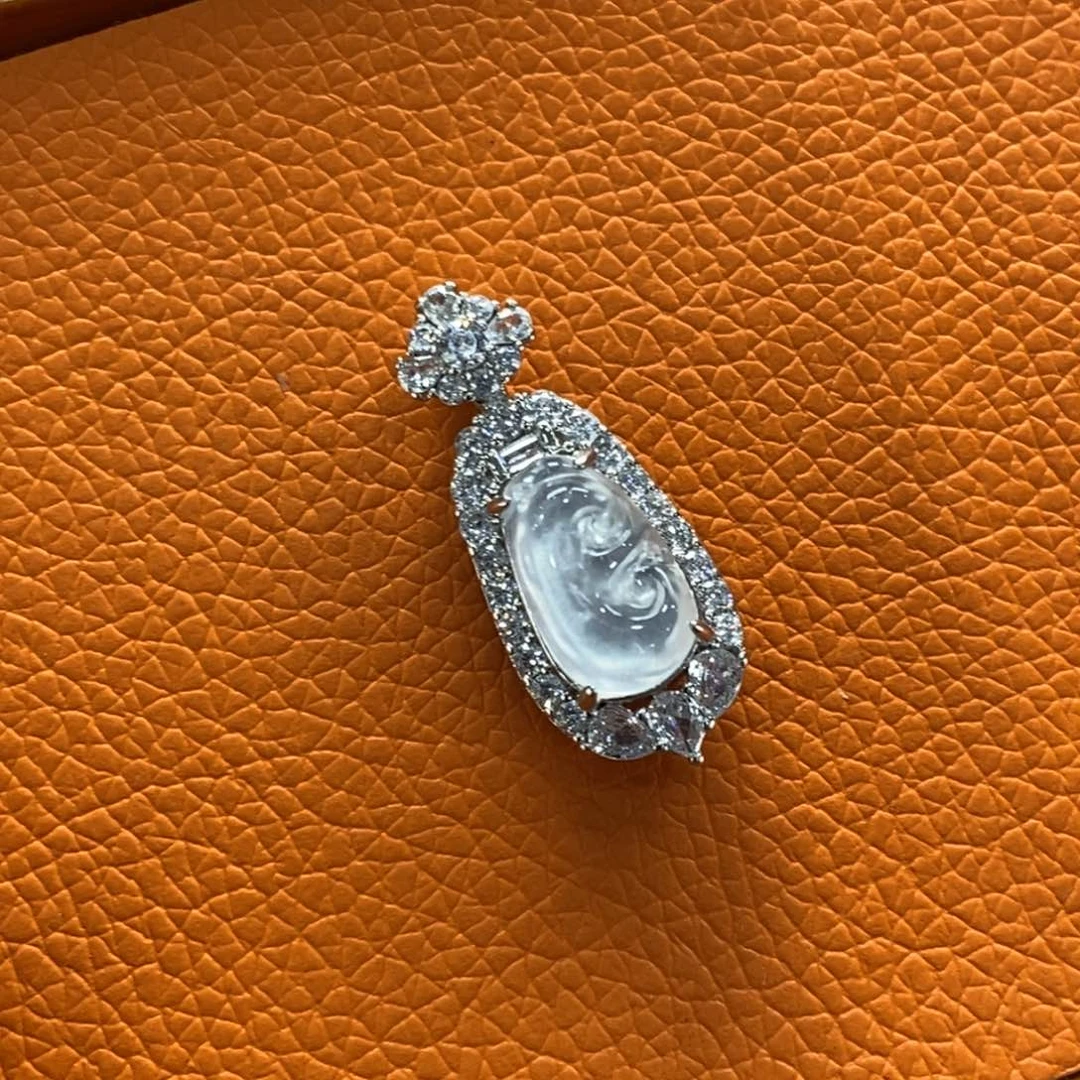 石英质玉吊坠(赠链)合金