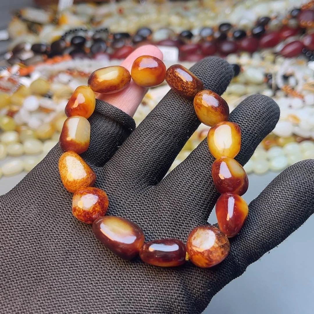 手链未镶嵌和田玉（糖玉）万**。