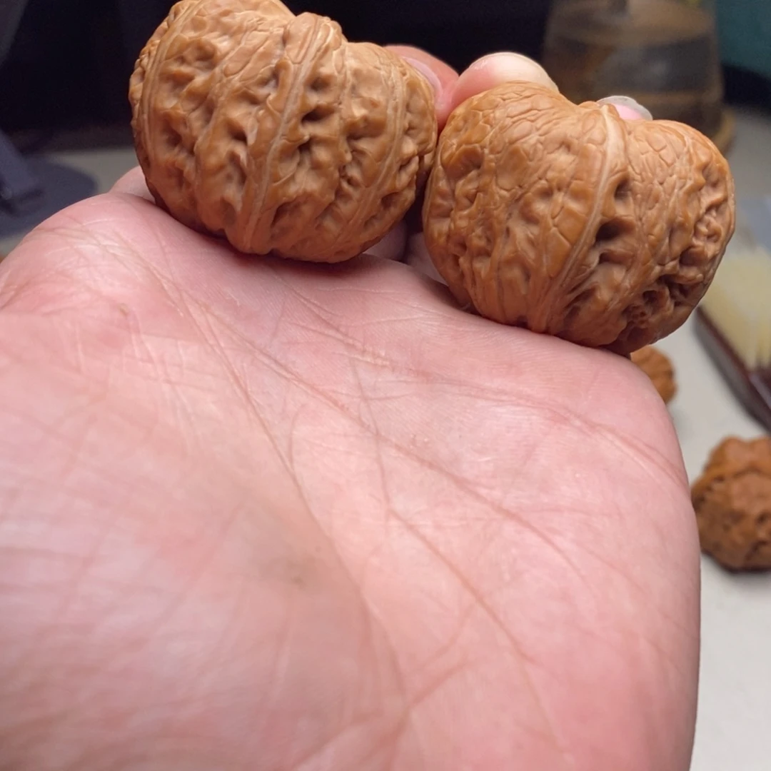 文玩核桃吊坠元宝