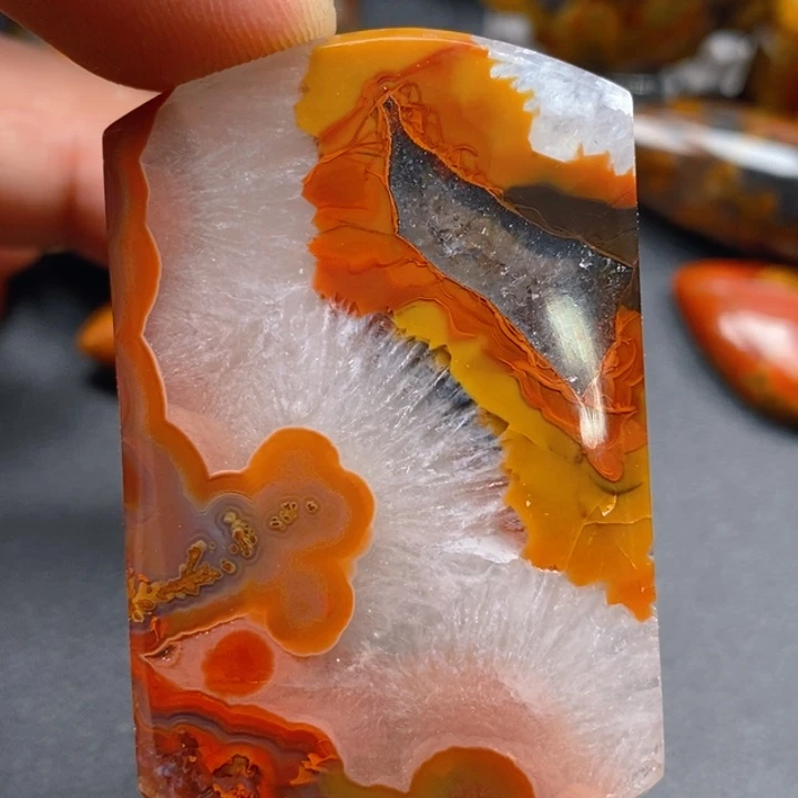 玛瑙/玉髓颈饰未镶嵌玉*