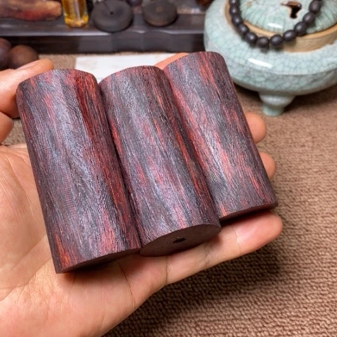 木我**翔B58降真香精品手把件发其一