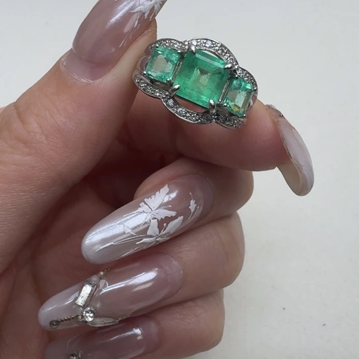 祖母绿戒指未镶嵌