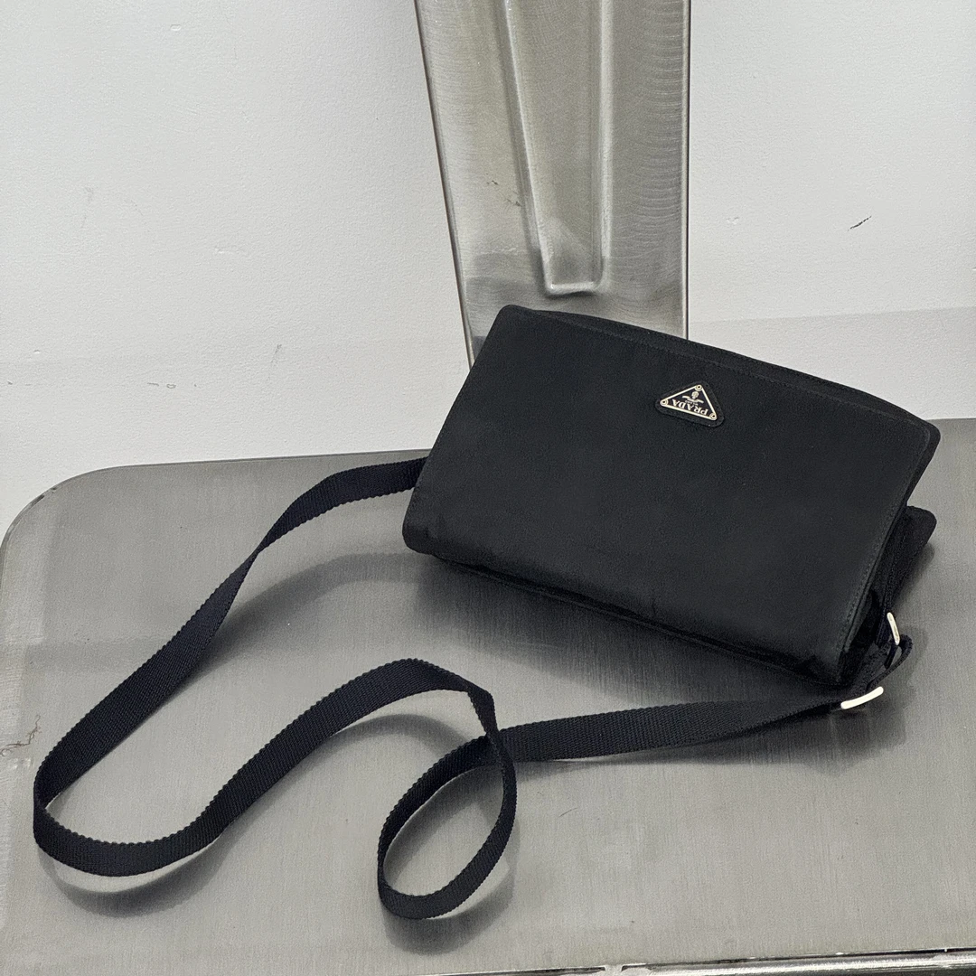 95新 Prada/普拉达 chillvTg /斜挎包