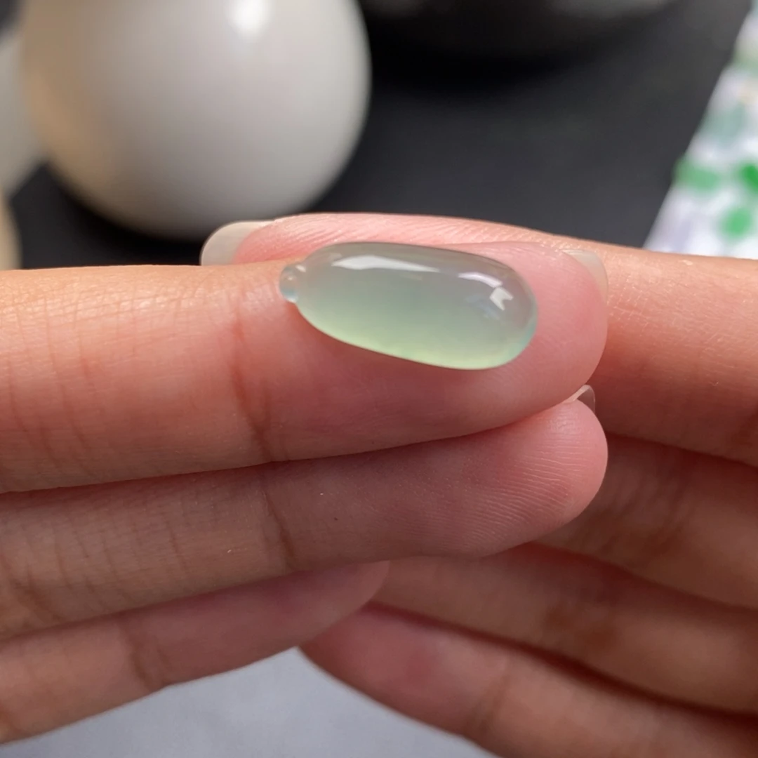 翡翠散珠晴底小瓜