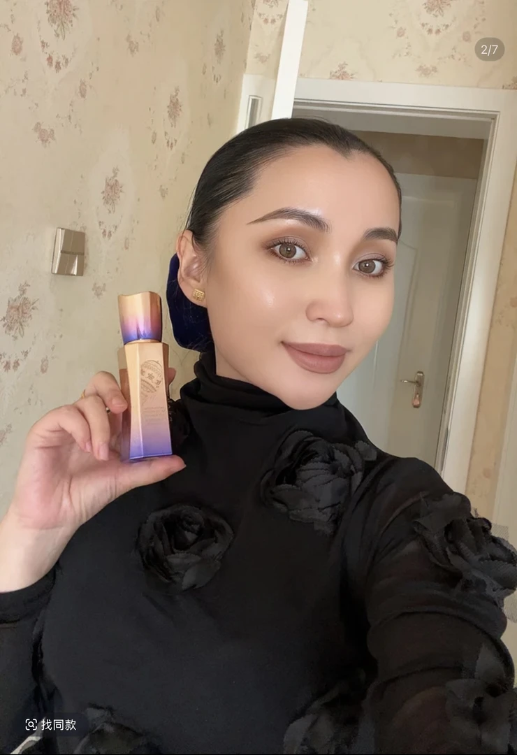 瑞莉README&CLR沁润保湿多效修肤粉底液（包装拆开无法退货退换）