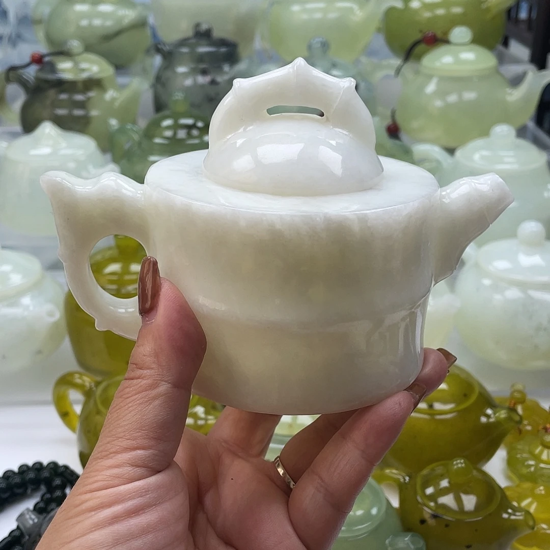 蛇纹石玉未镶嵌壶