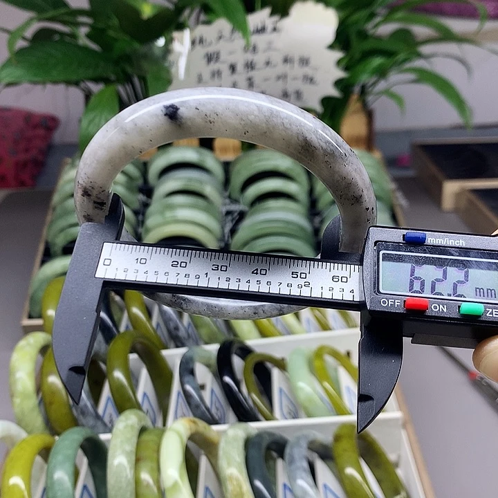 未镶嵌蛇纹石玉手镯26