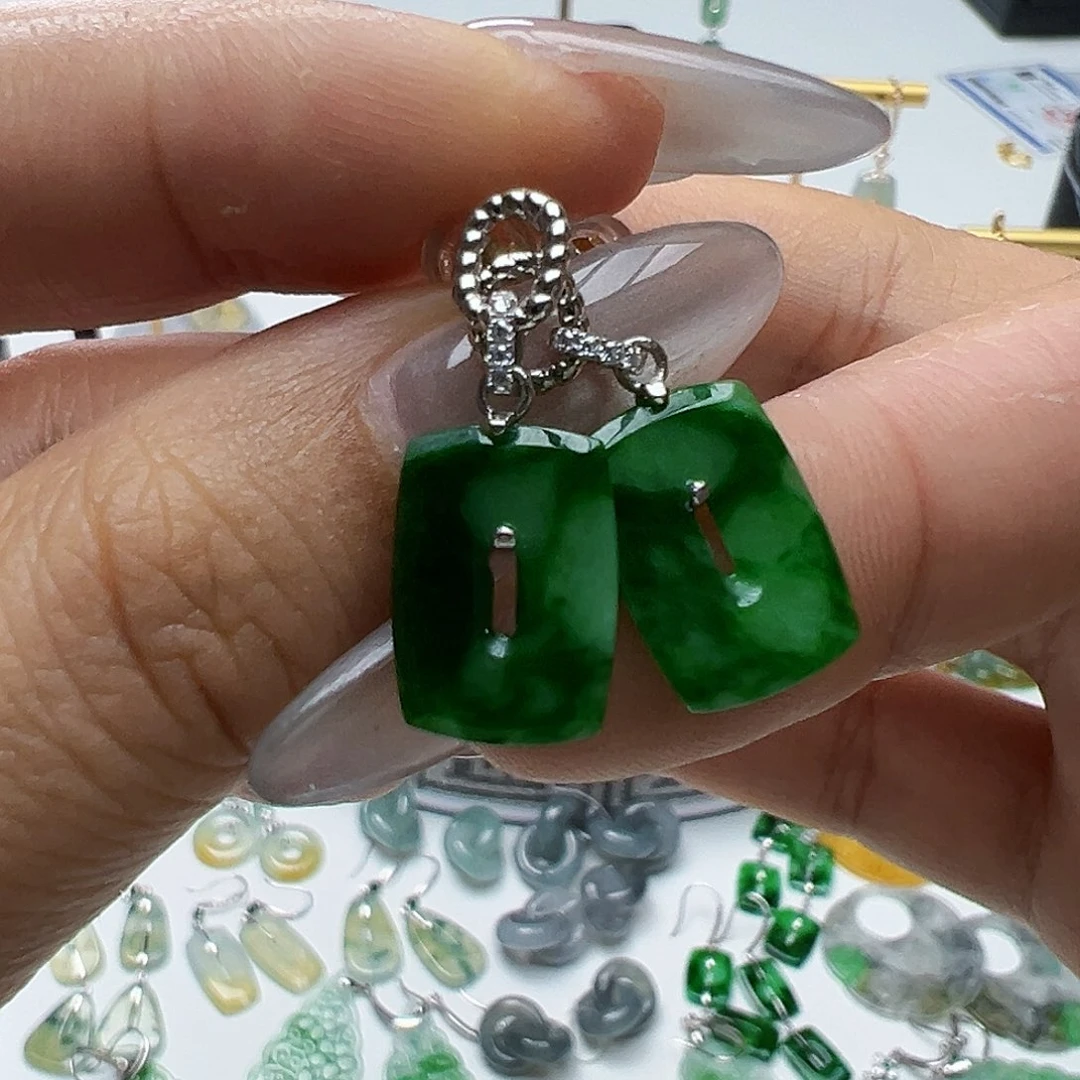 厦***炖翡翠18K金镶嵌耳饰天然缅甸A货翡翠