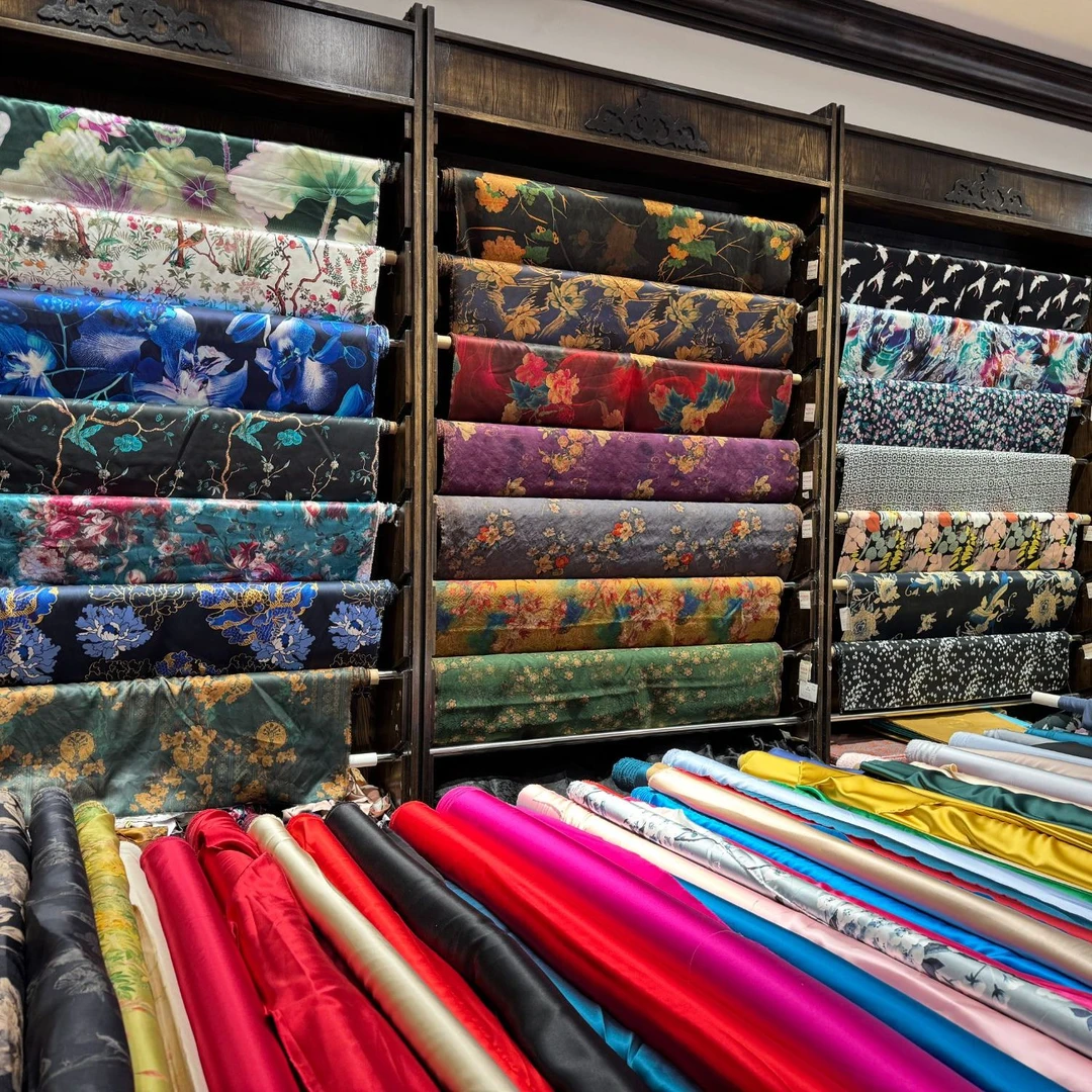 300-桑蚕丝面料，高品质面料，满分真丝桑蚕丝（不退不换）