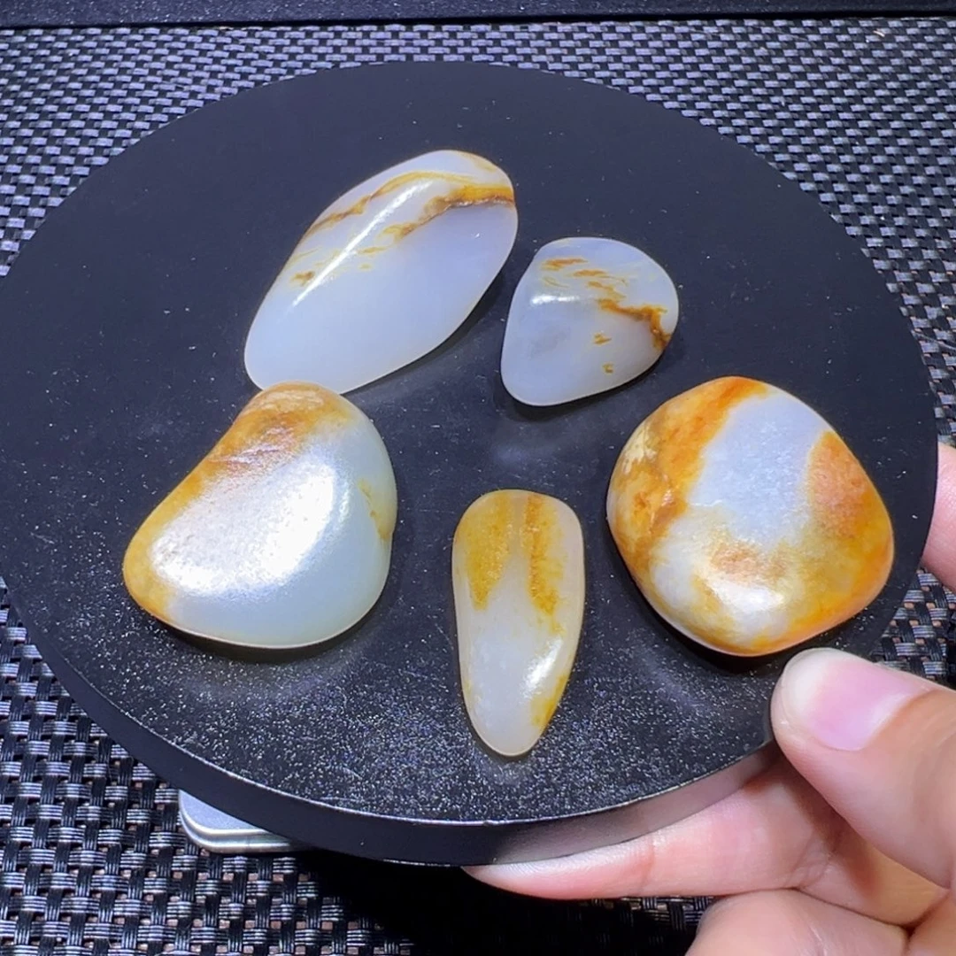 吊坠(不含链)未镶嵌和田玉（子料）86-11