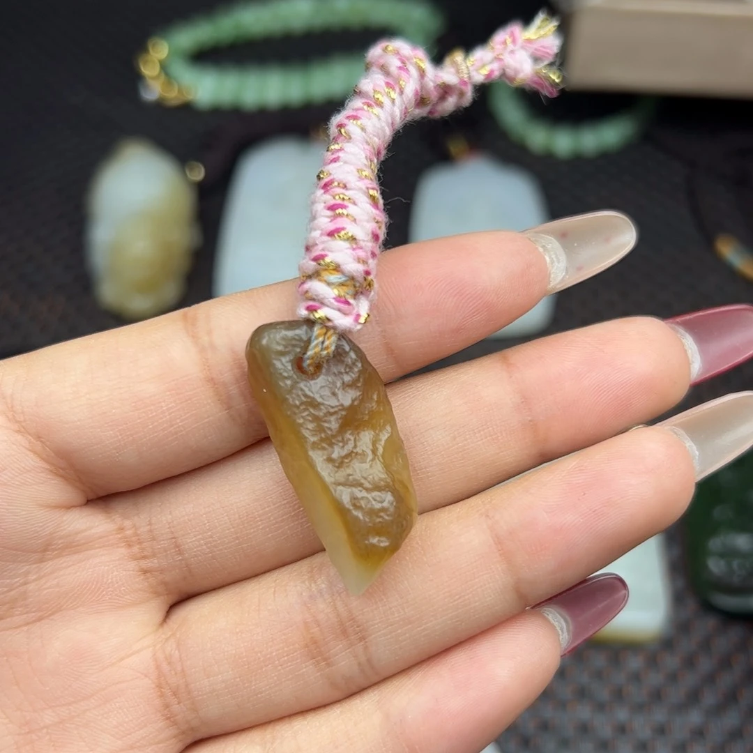 和田玉吊坠未镶嵌