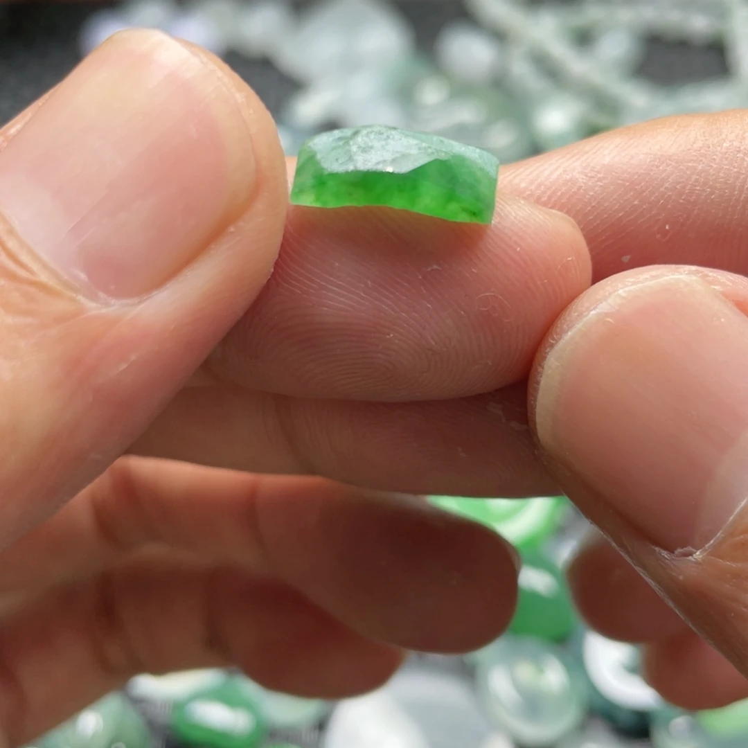 定制翡翠未镶嵌翡翠