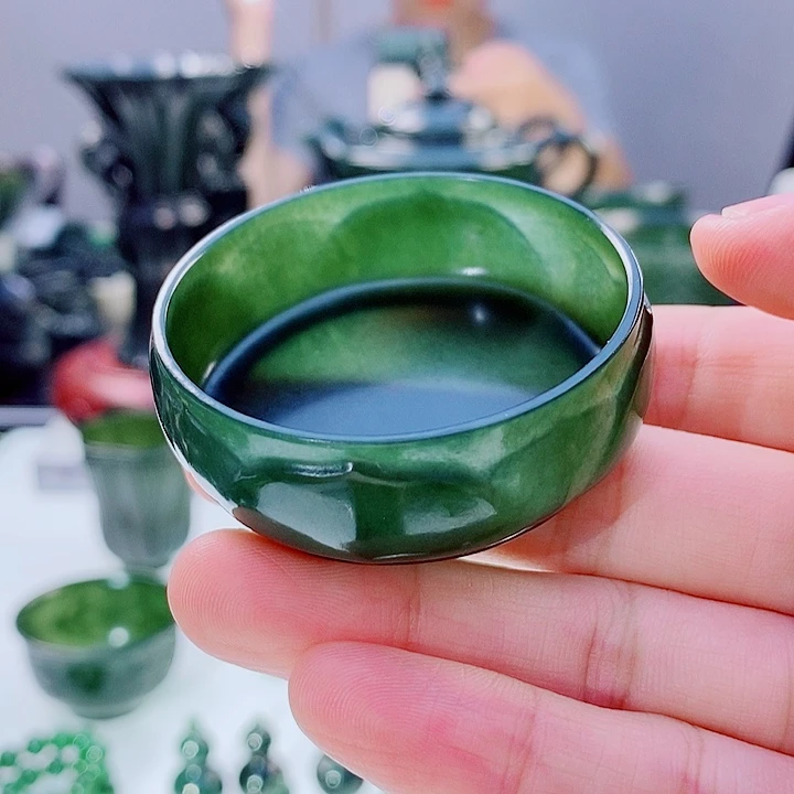 未镶嵌和田玉（青玉）把件
