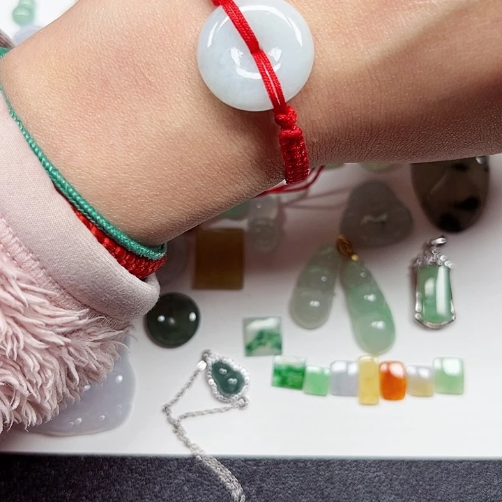 翡翠手绳未镶嵌翡翠平安扣手绳