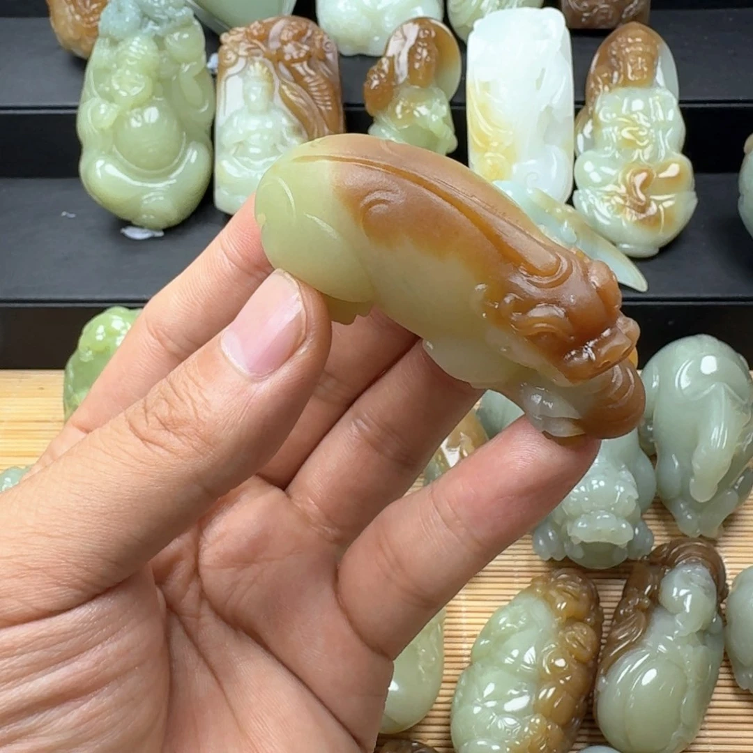 麒***哥和田玉未镶嵌把件