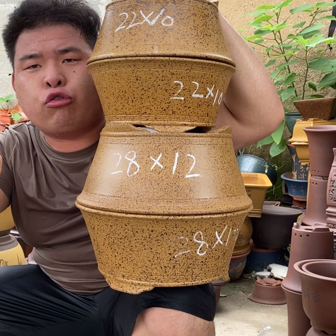 紫砂花盆紫砂艺术学院的学生