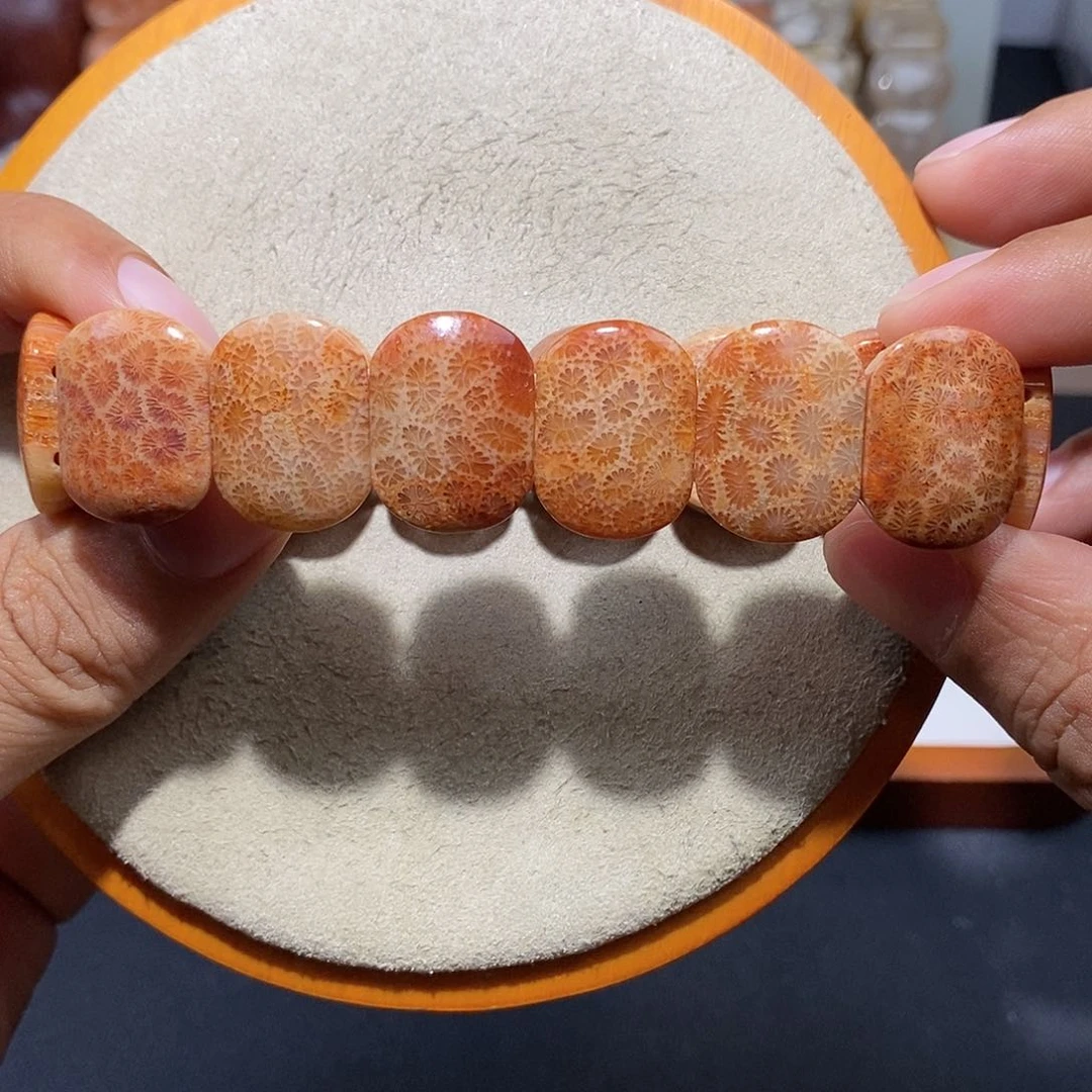 硅化珊瑚（珊瑚玉）手串未镶嵌荷叶花68