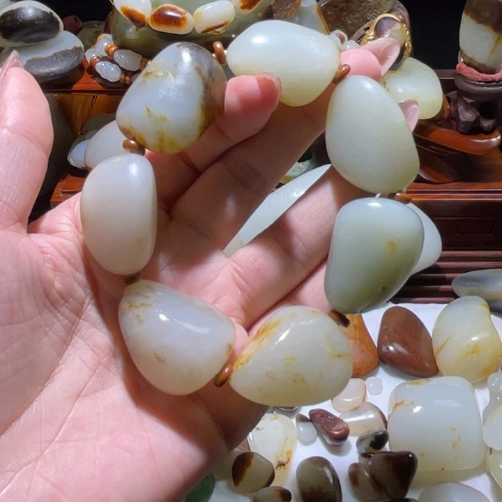 未镶嵌和田玉（糖玉）挂件