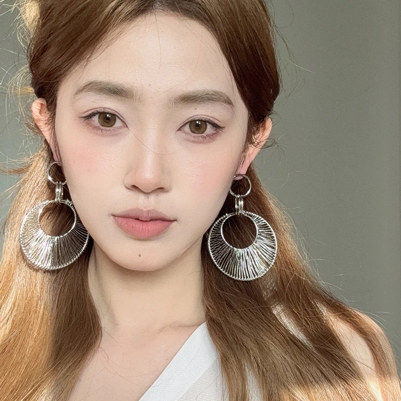 oushipei/欧诗佩 铜合金耳饰 气质夸张欧美风镂空圆圈耳环