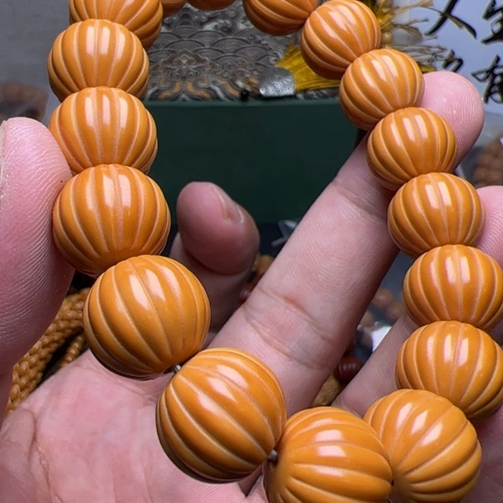 猴头核桃吊坠看看咯