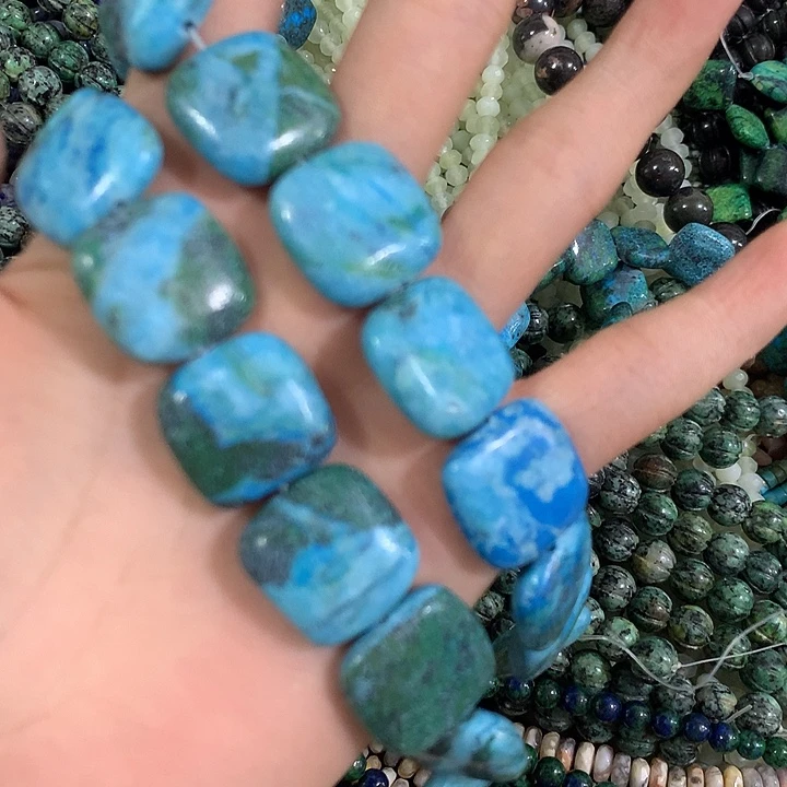 一条指定款浅蓝色大号方块