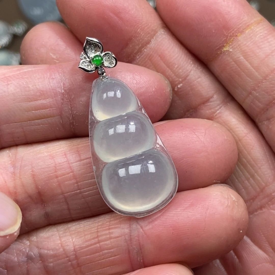 翡翠颈饰18K金镶嵌豆子