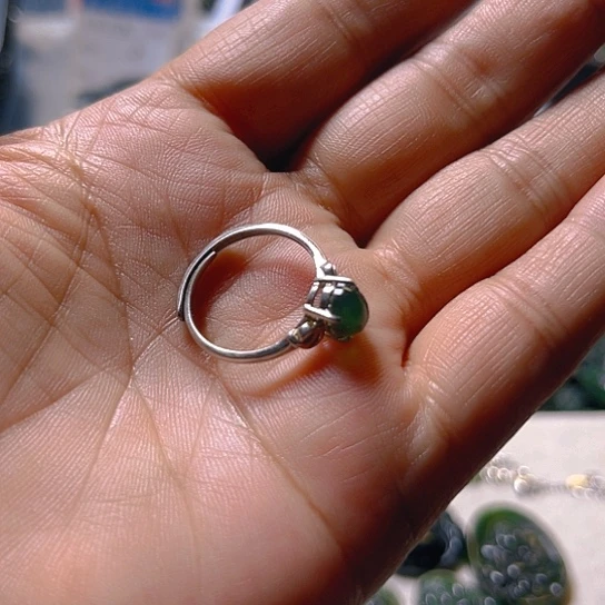 蛇纹石玉颈饰未镶嵌顾*大